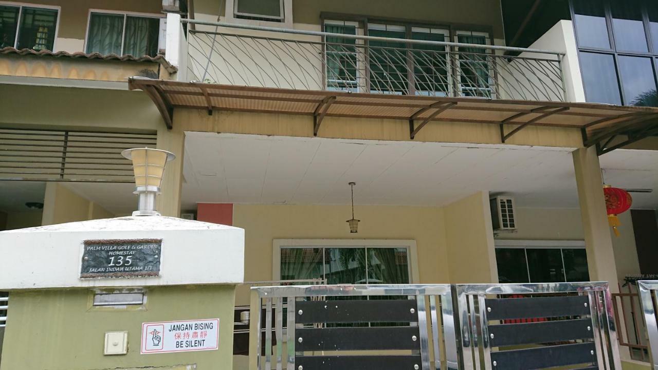 Homestay Bandar Putra Kulai Exteriör bild